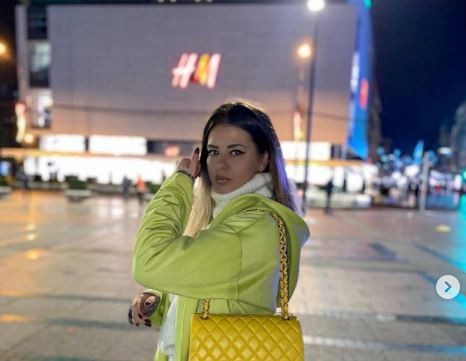 Koмбо на денот: Неон зелена доминација и во зима
