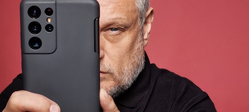 Новиот Galaxy S21 Ultra ги обедини легендите на британската уметничка сцена