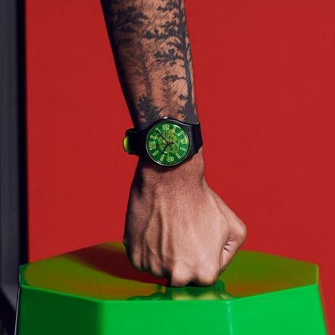 Часовник на неделата: YELLOWBOOST на Swatch за момци кои не се плашат од експериментирање