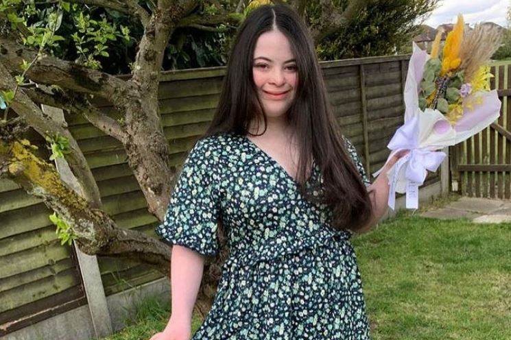 Ели има 18 години и веќе го освојува светот на модата: Стана првиот модел на Gucci со Даунов синдром