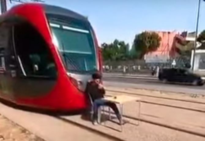 Снимија опасна шега за ТикТок, но завршија во затвор: Ова можеше да заврши трагично