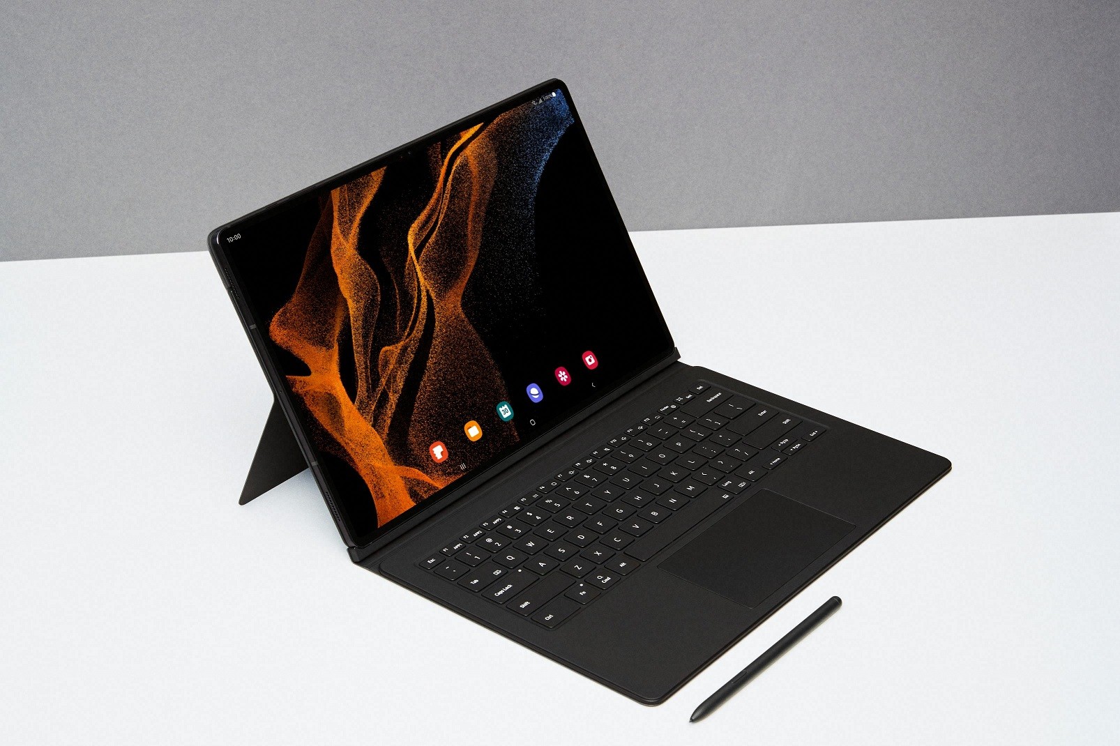 Samsung Galaxy Tab S8 серијата поставува нови стандарди: најголемиот, најхрабриот и најразновиден Galaxy таблет досега