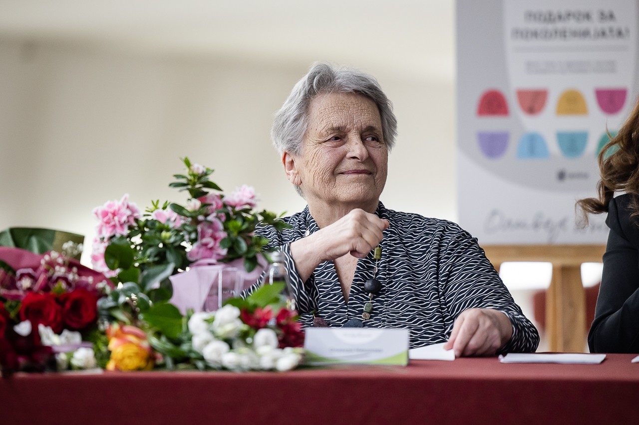Оливера Николова: Пишувањето книги ме очовечи и го збогати до невидени размери моето битие