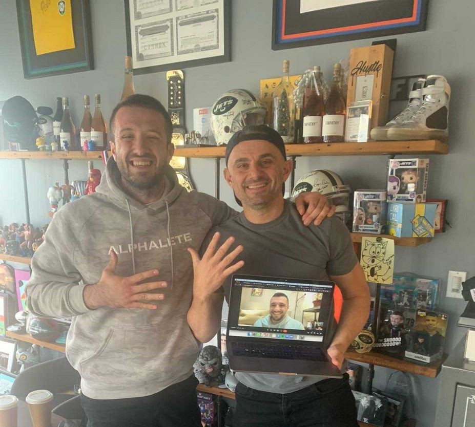 Кои се дечките што се сретнаа со познатиот Gary Vaynerchuk?