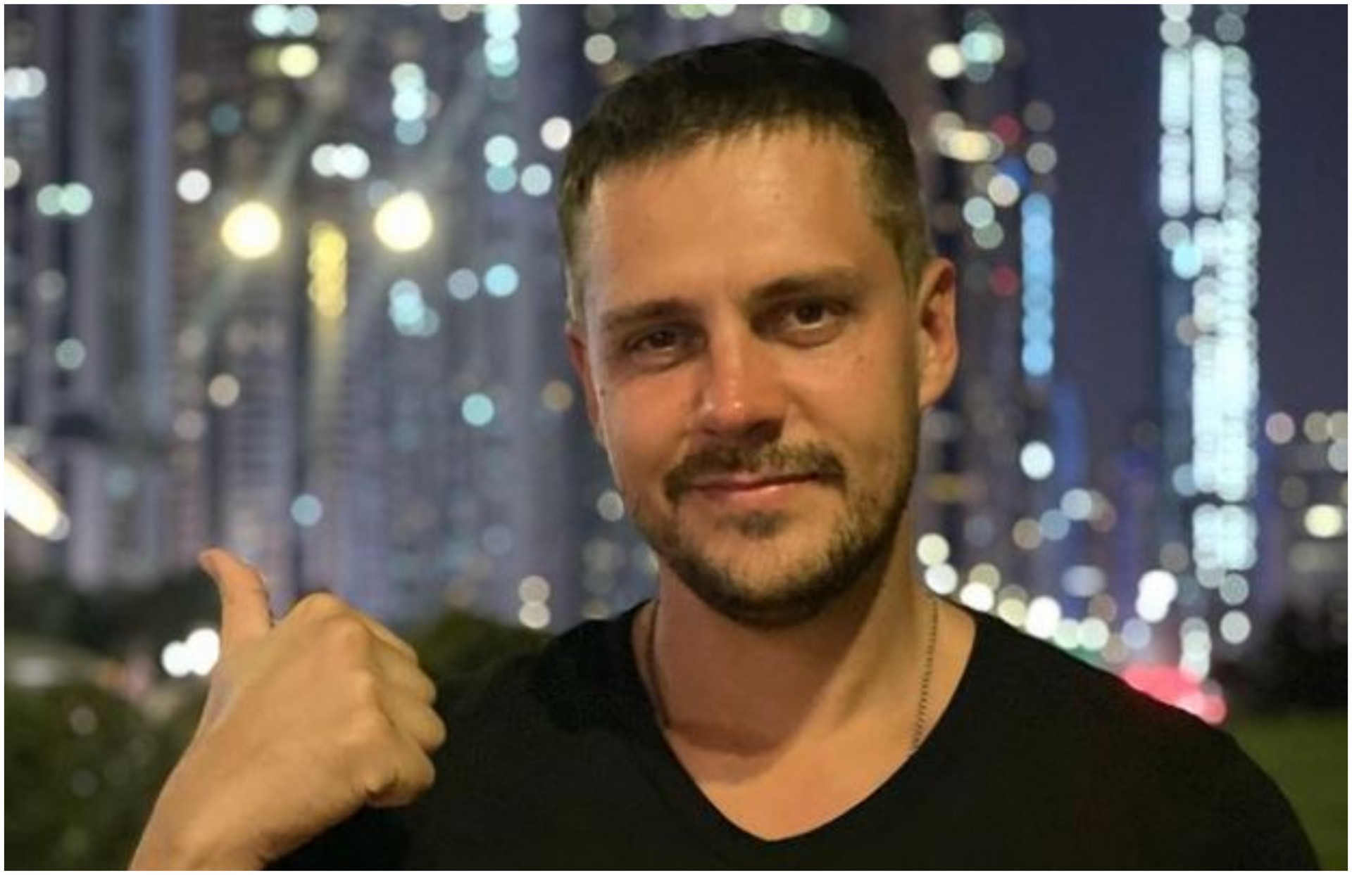Ваква елка долго не сте виделе: Милош Биковиќ одбра декорација за Нова година во рамките на старата традиција (ФОТО)
