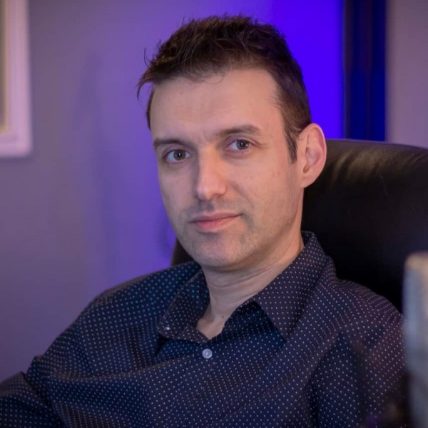 Цело семејство се „зарази“ со ТикТок: Јован Јованов танцува со мајката и ќерката