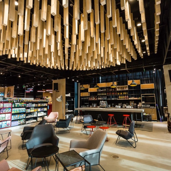 Почнува со работа Cafe Literatura: Најубавото кафе во најголемата книжарница во Македонија – Literatura.mk Superstore