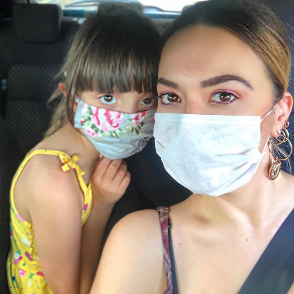 (ФОТО) Љубов на тета: Преслатки селфиња на Елена Ристеска и внуката Делфина