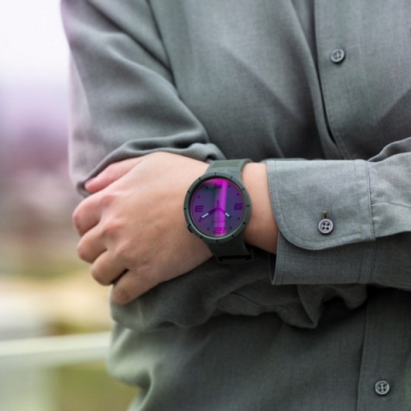 Часовник на неделата: FUTURISTIC GREEN на Swatch за големи и смели авантури