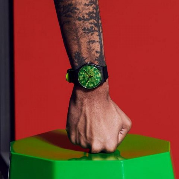 Часовник на неделата: YELLOWBOOST на Swatch за момци кои не се плашат од експериментирање