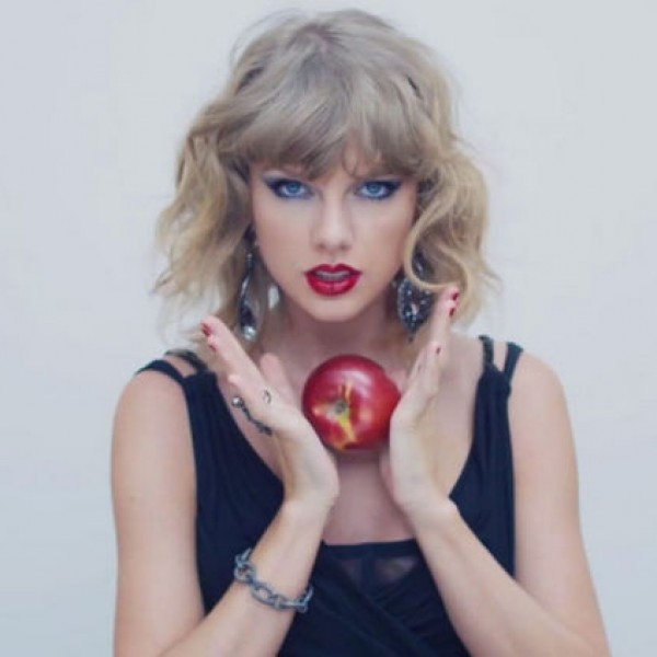 Огромната вила од спотот „Blank Space“ на Тејлор Свифт е на продажба: Цената е брутална