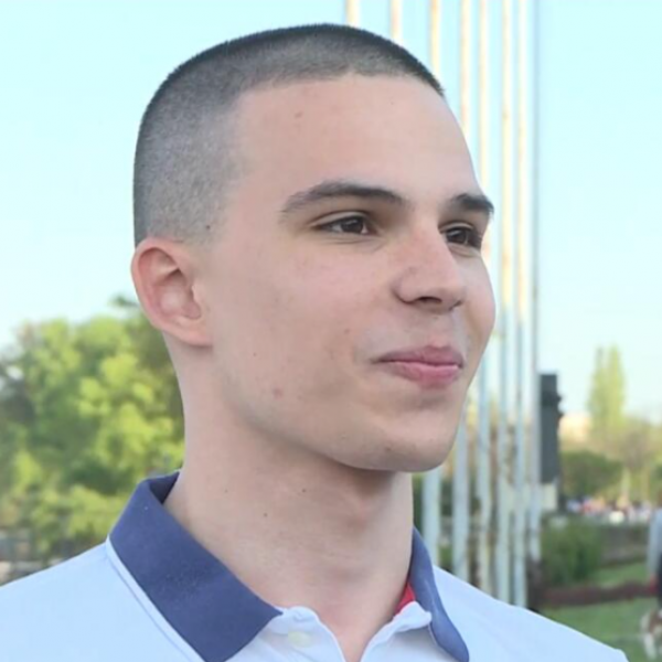 Војаж за драмата од Бранковиот мост: Откри како ја спречил девојката да се самоубие