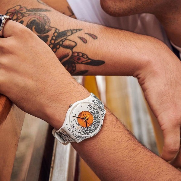 Часовник на неделата: ORANGE PUSHER на Swatch за сите љубители на уметноста