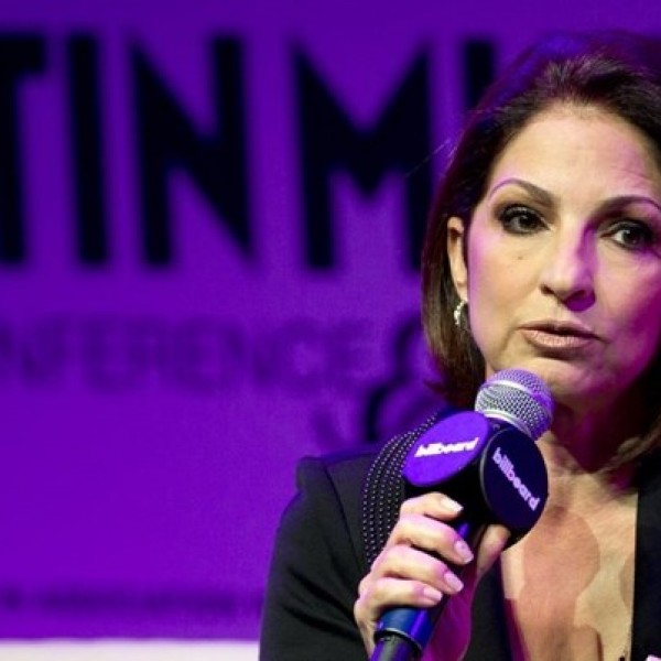 Мајка ти ќе биде убиена ако кажеш: Глорија Естефан злоставувана на само девет години-си ја отвори душата