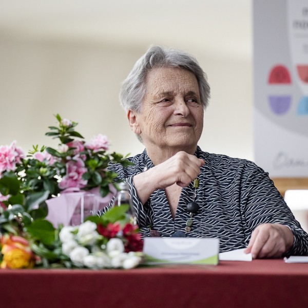Оливера Николова: Пишувањето книги ме очовечи и го збогати до невидени размери моето битие