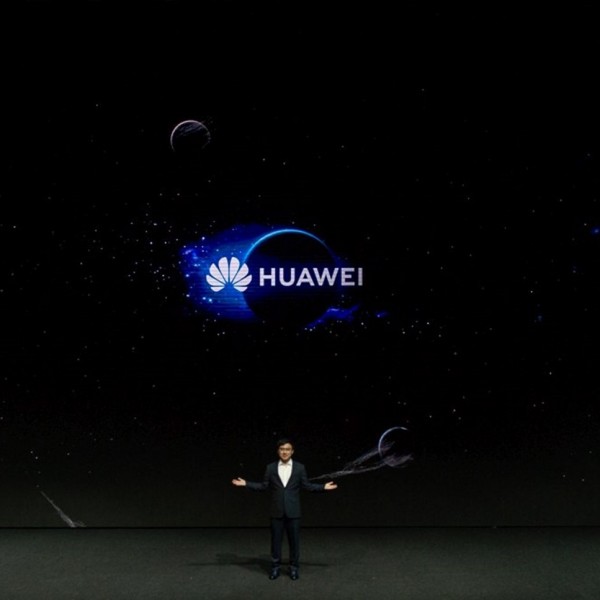 Huawei го претстави новиот ултралесен паметен телефон Mate Xs 2, новиот 16-инчен лаптоп MateBook D 16 и други изненадувања
