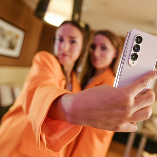 Новата генерација на револуционерните Samsung телефони на преклоп, официјално претставена во Северна Македонија
