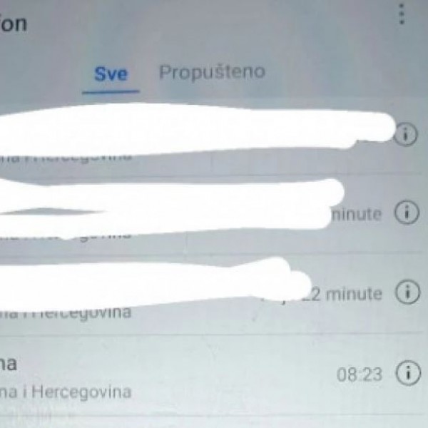 Како сте меморирани во телефоните на вашите родители? Ивана заклучиле дека мајка ѝ и татко ѝ повеќе ја сакаат сестра ѝ (ФОТО)
