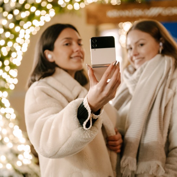 Новите софтверски ажурирања за сериите Galaxy Buds2 Pro и Galaxy Watch го подобруваат искуството на Galaxy камерата
